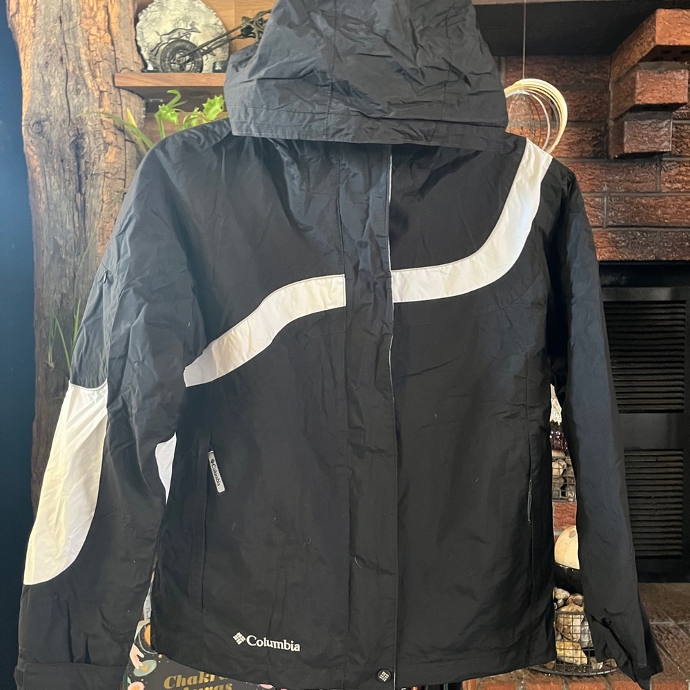 Columbia Women's Dynamic Black and White Ski Jacket
